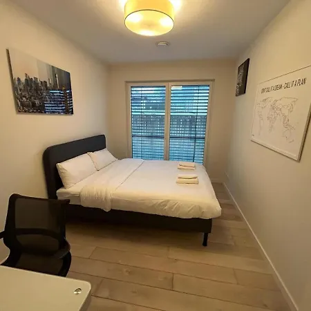 Apartment Modern 2 Bed With Garden - *