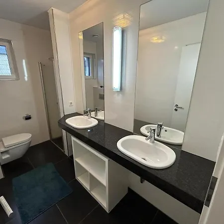 Apartment Modern 2 Bed With Garden - Bridel