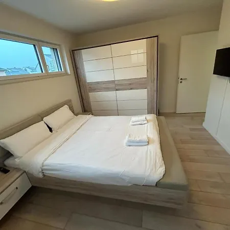 Modern 2 Bed With Garden - Apartment *