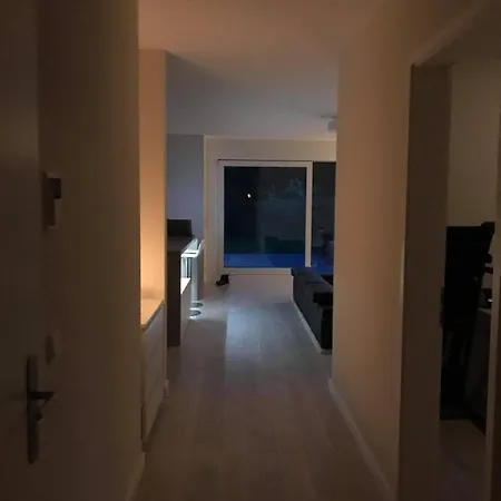 Apartment Modern 2 Bed With Garden - *
