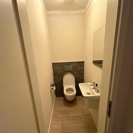 Modern 2 Bed With Garden - Apartment