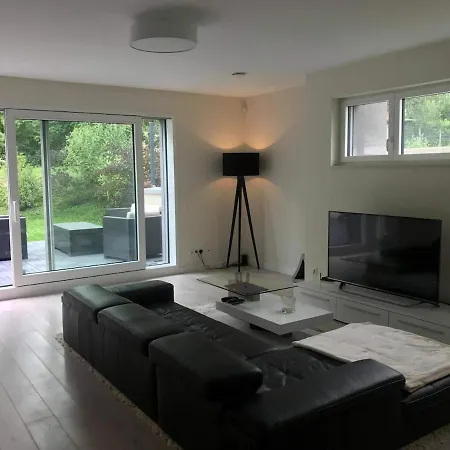 Apartment Modern 2 Bed With Garden - *