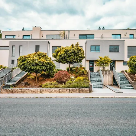 Modern 2 Bed With Garden - Apartment