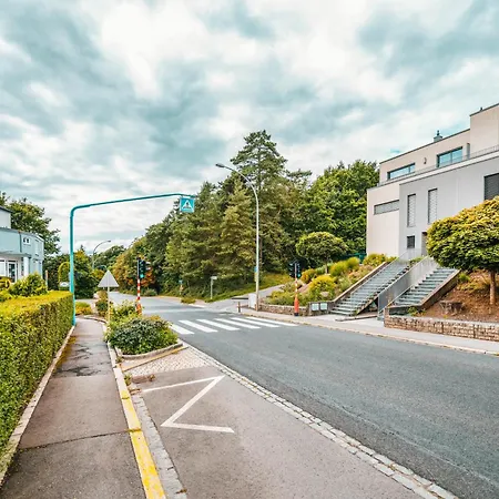 Apartment Modern 2 Bed With Garden - *