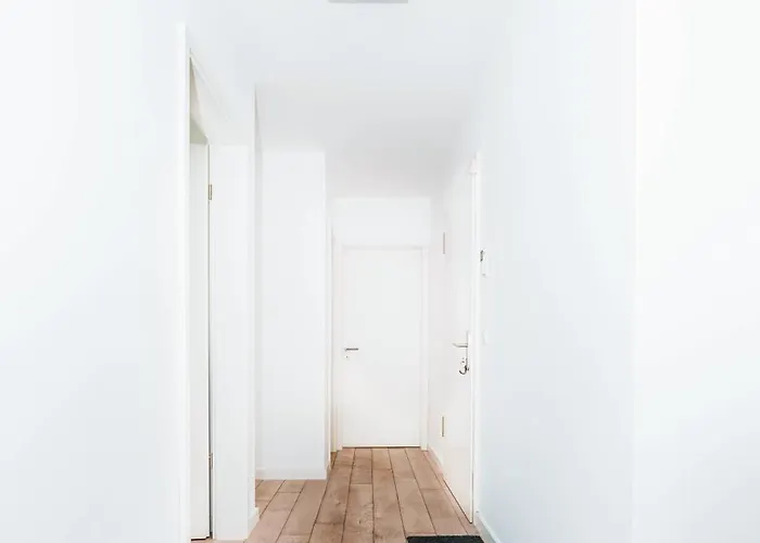 Apartment Modern 2 Bed With Garden - *