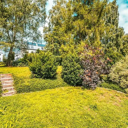 Modern 2 Bed With Garden - شقة *