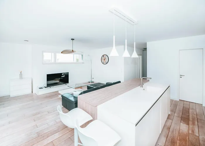 Modern 2 Bed With Garden - Apartment Bridel