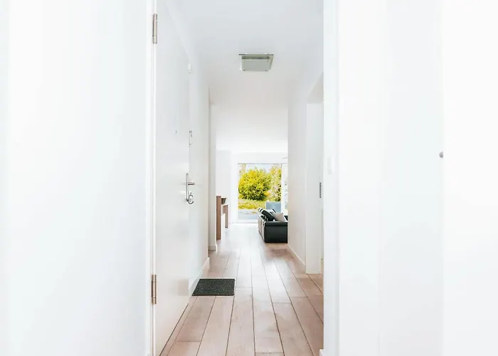 Modern 2 Bed With Garden - Apartment