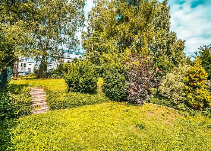 Modern 2 Bed With Garden - Apartment *